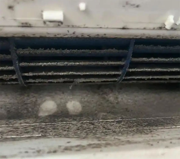 苏家屯空调吹的风有股烧焦味是怎么回事